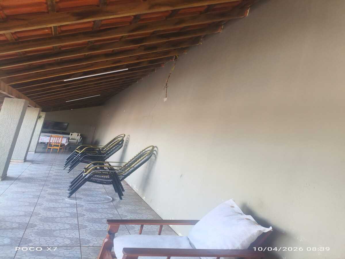 Corredor fora da casa