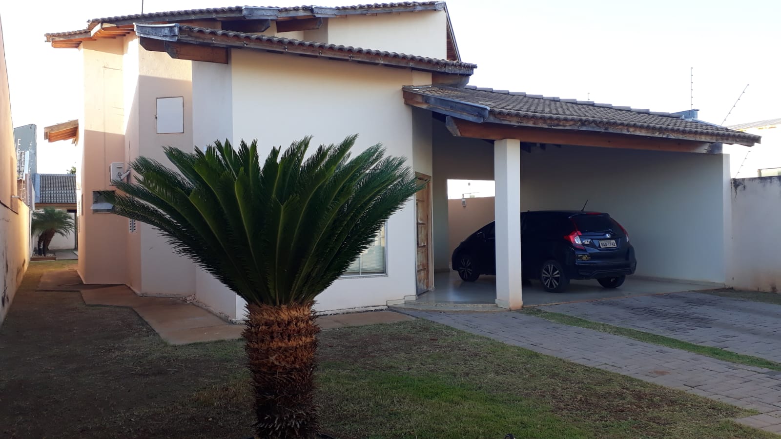 Visão da garagem da casa